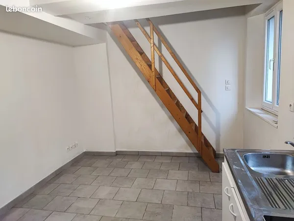 Petite maison mitoyenne 2 pièces à louer - Abbeville