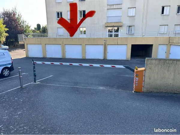 Garage fermé / box