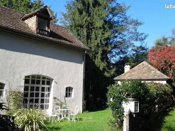 1 chambre meublée/cuisine équipée/salon/terrasse