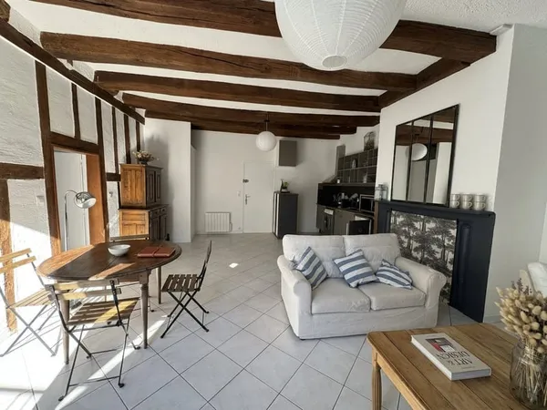 LOCATION MEUBLÉE T2 de 49m²? VANNES CENTRE HISTORIQUE (PROCHE HALLES)