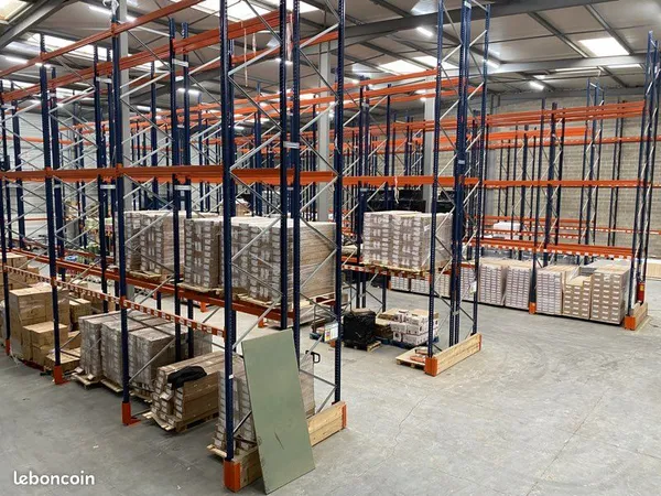 Entrepôt logistique 2850 m2
