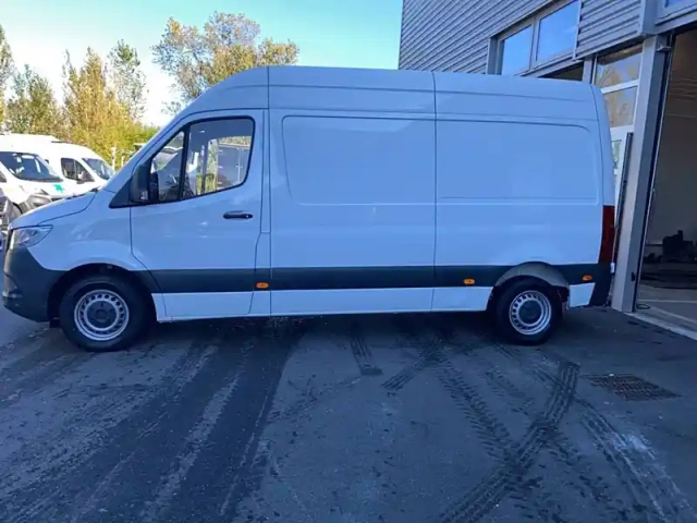 Mercedes Sprinter fgn 215 cdi 39 3.0t fwd — photo 4