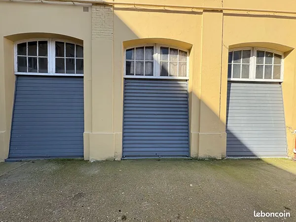 Parking/box 1 pièce 13 m²