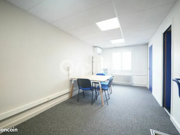 Bureau 85 m²