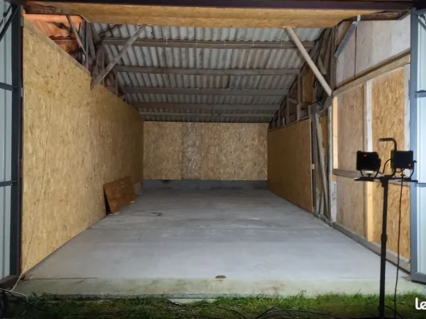 Box hangar