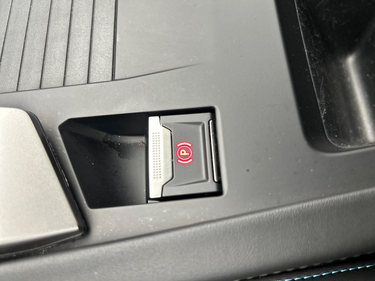 Peugeot 308 puretech 130ch s&s eat8 allure — photo 19