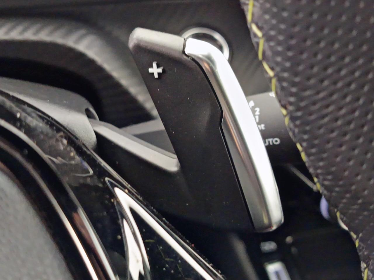 Peugeot 2008 hybrid 136 e-dcs6 gt — photo 25