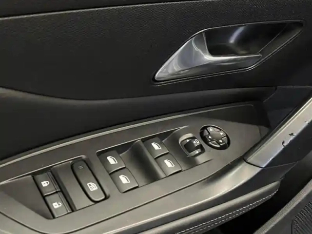 Peugeot 308 phev 180ch allure e-eat8 — photo 9