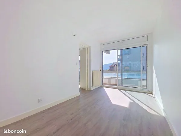 GAILLARD - T2 42 m² Rénové avec Balcon Plein Sud + Parking Sous-Sol & Cave