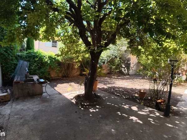 Appartement T4 avec 210m de jardin et 4 places de parking