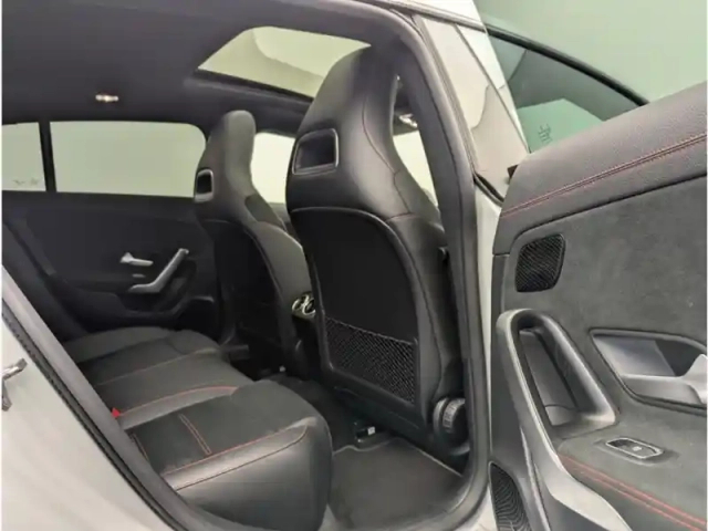 Mercedes Cla 180 d amg line sse sb/1 — photo 15