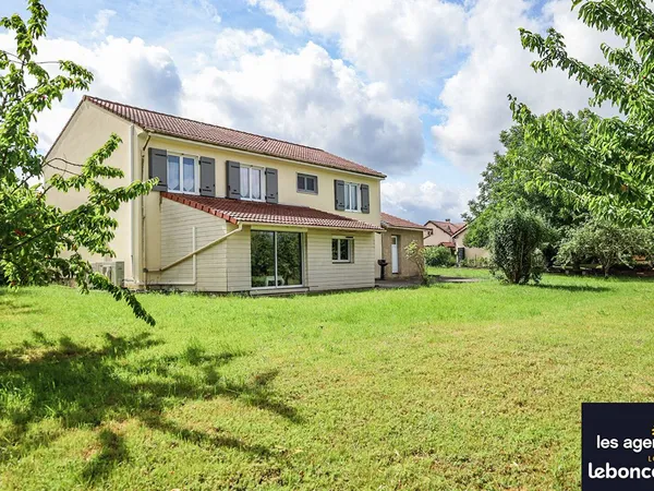 Pavillon 7 pièces 144 m²