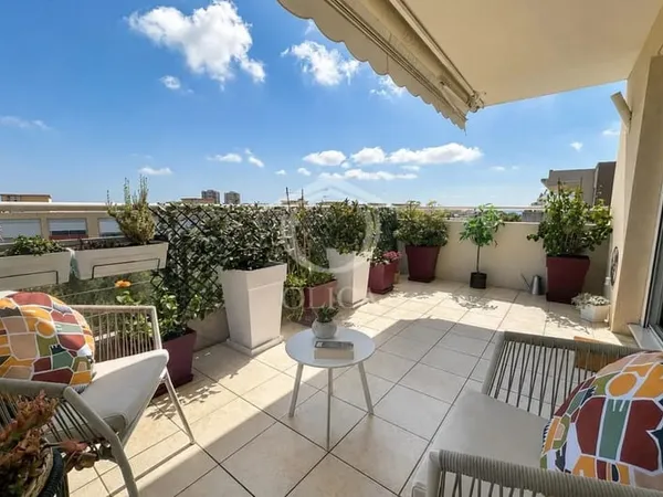 ANTIBES - RABIAC-ESTAGNOL - DERNIER ÉTAGE - TERRASSE - APERÇU MER - GARAGE