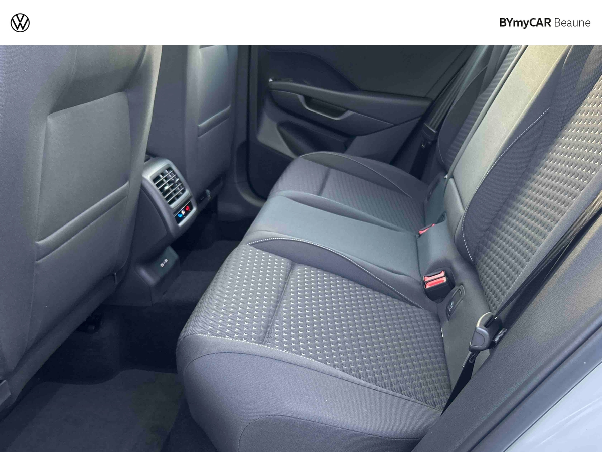 Volkswagen T-Roc 1.5 eTSI Hybrid 116 ch DSG7 — photo 12