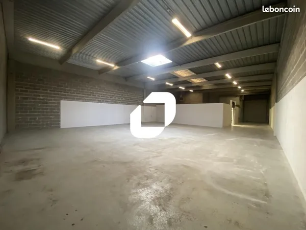 Local d'activité 1 052 m²