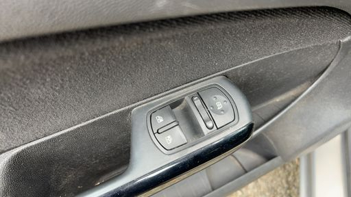 Opel Corsa 1.3 CDTI 75 - Graphite – 2014 – 153859 km – Diesel – Boîte Manuelle — photo 32