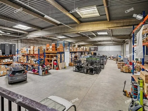 Local d'activité 1525 m²