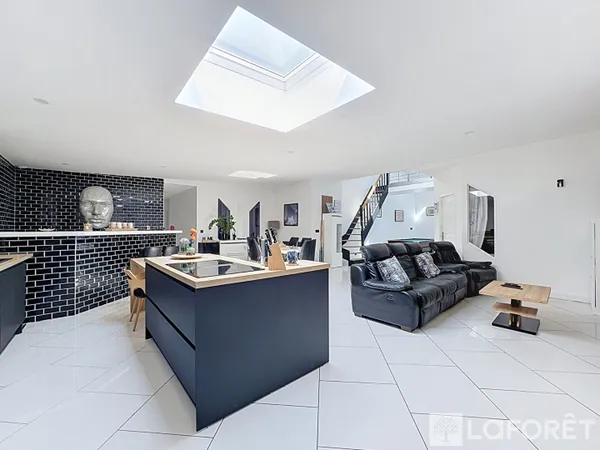 Maison 5 pièces 165 m²