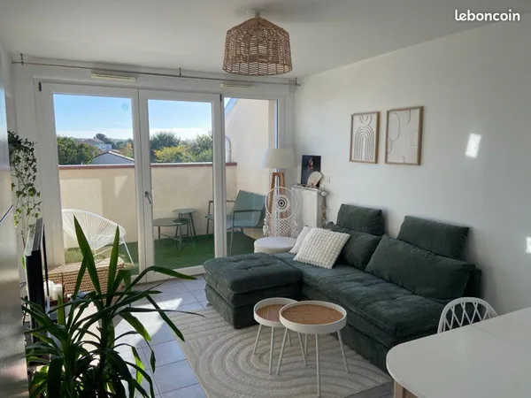 T2 - 40m2 - dernier étage - terrasse - stationnements - SAINT JULIEN DE CONCELLES