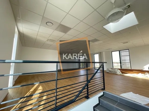 Local industriel 867 m²