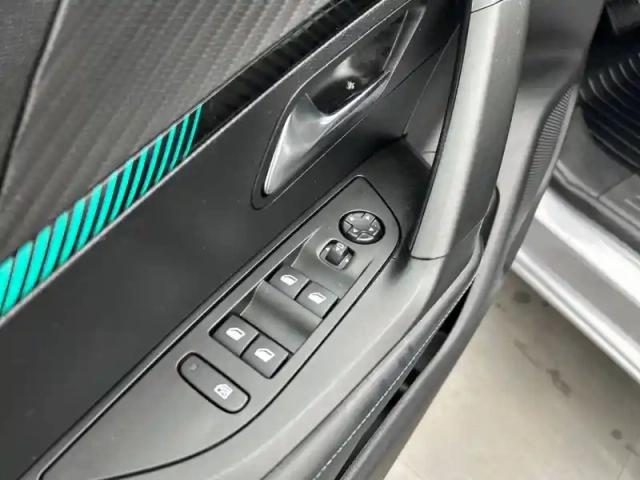 Peugeot 2008 bluehdi 130 s&amp;s eat8 — photo 18