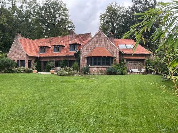 Maison 10 pièces 262 m²