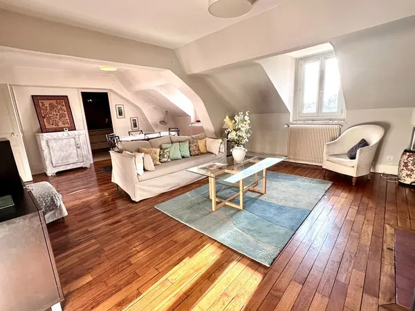A deux pas du Centre ville, Bel appartement T4