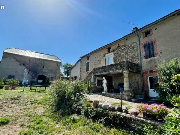 Maison en pierre avec vue exceptionnelle - studio + grange -199 000