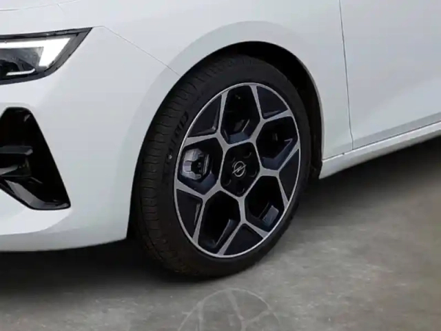 Opel Astra sports tourer 1.2 turbo hybride 136 ch e-dct6 — photo 5
