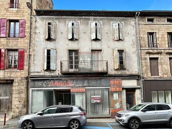 Immeuble à rénover en centre-ville de Langogne