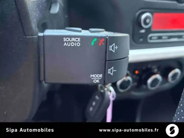 Renault Twingo iii 0.9 tce 90 energy e6c — photo 21