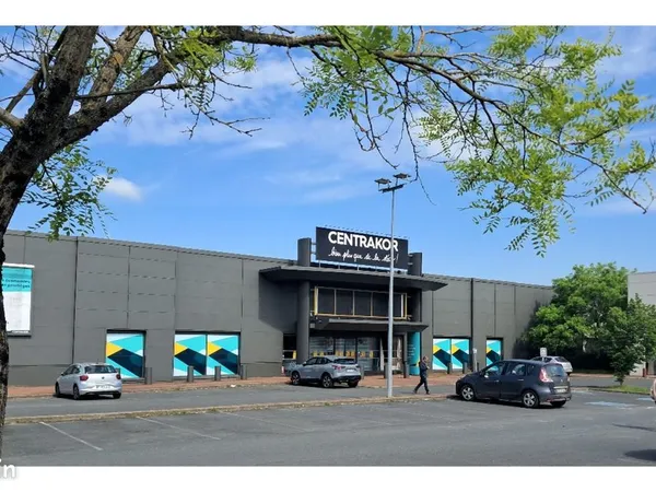 Local commercial 1837 m² Saint-Maur
