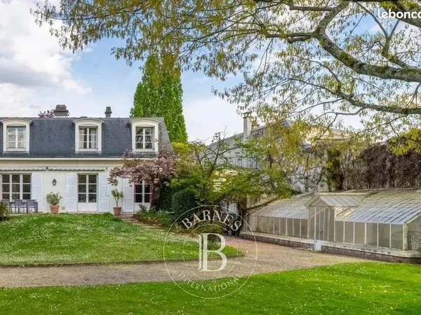 Maison 8 pièces 248 m²