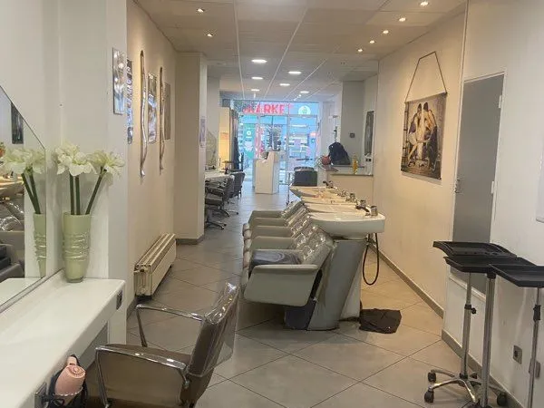 À vendre, salon de coiffure Esthetique