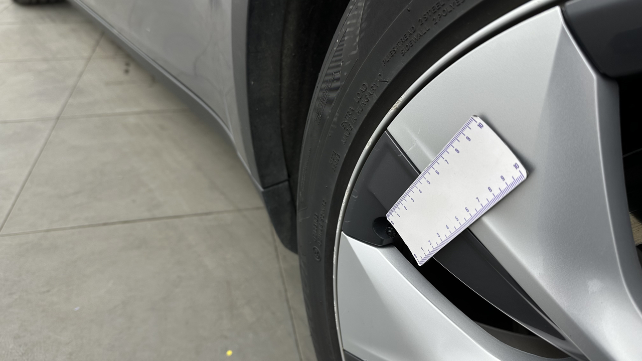 Tesla MODEL Y Standard RWD — photo 36
