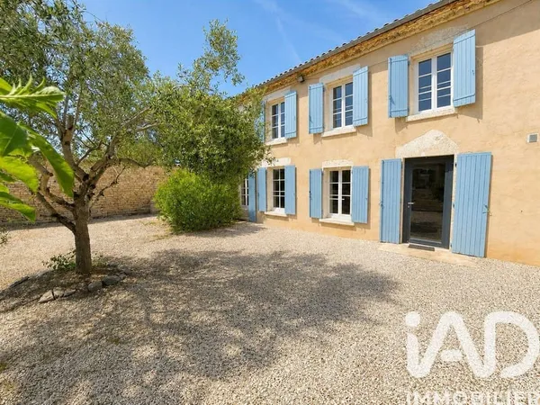 Mas provençal 6 pièces 181 m²