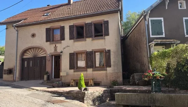 Raon-Sur-Plaine, authentique ferme vosgienne de 1844 à fort