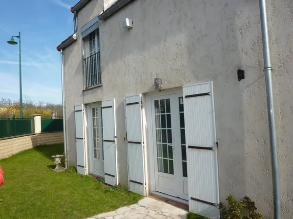 MAISON 4 PIÈCES AVEC JARDIN ET GARAGE