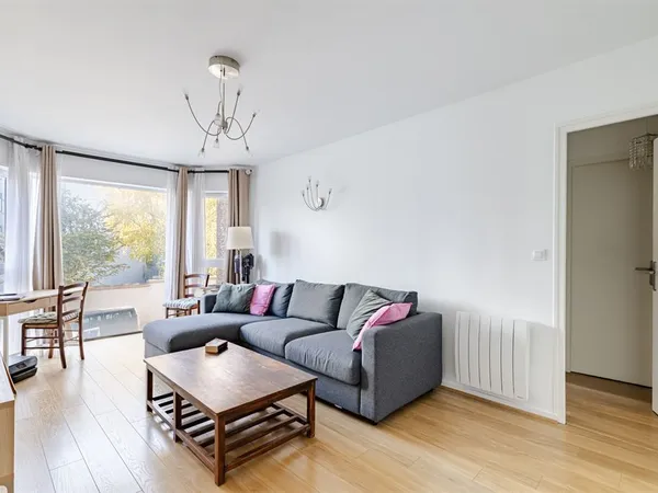 Vends appartement - 45 m² - 2 pièces, 1 chambre - St Ouen Sur Seine 93400