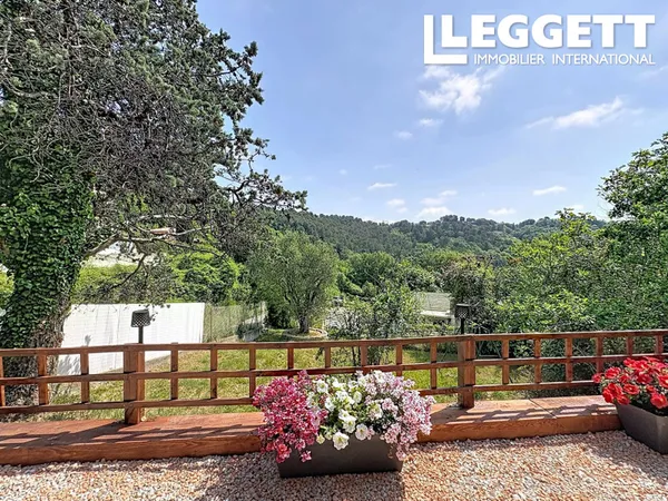 Rez-de-jardin type appartement-villa de 3 pièces à La Gaude près de nice - Calme absolu, rénové, gra