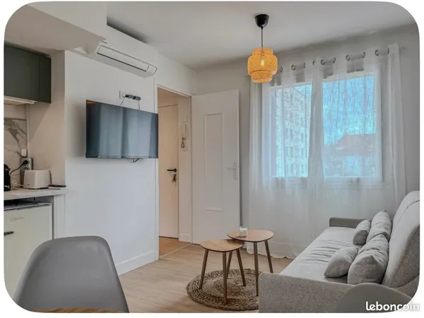 T2 meublé et climatisé avec loggia et parking proche TRAM