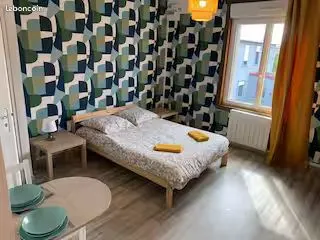 Studio 28m2 avec douche et kitchinette