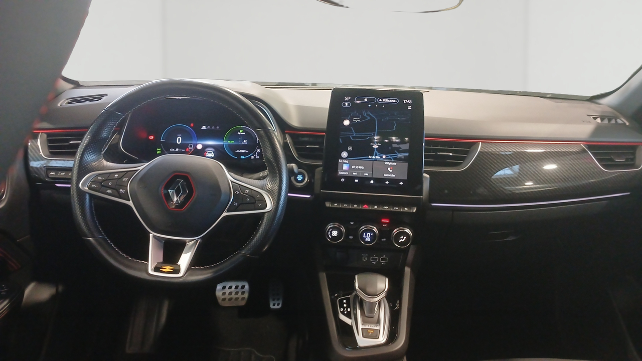 Renault Arkana E-Tech 145 - 21B — photo 9