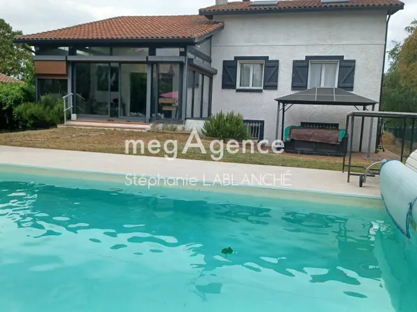 Maison familiale T5 - 210€m² - Piscine & jacuzzi - Seilh (31)