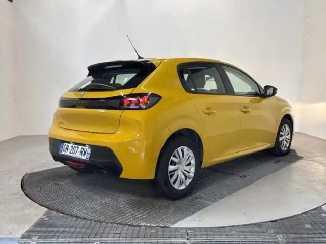 Peugeot 208 1.2 puretech 75ch s&amp;s like 2023 — photo 10