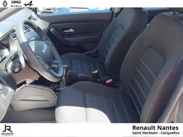 Dacia Duster 1.0 eco-g 100ch expression 4x2 — photo 24