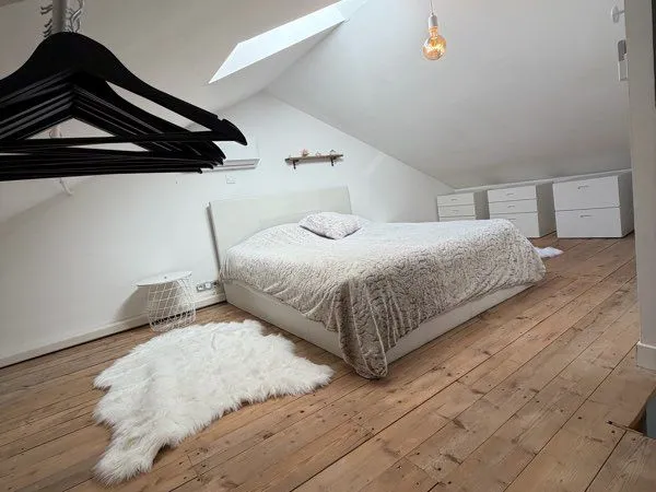 T4 meublé 55 m² - 3 chambres - collé à la gare d'Orange