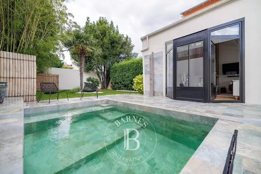 Maison 8 pièces 210 m²
