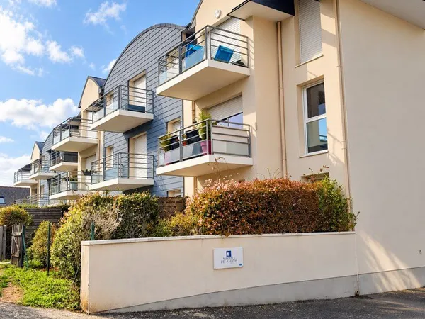 Belz Bourg - Beau T2 de 47 m² - Balcon plein sud - Au calme