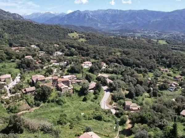 Terrain constructible 1300 m²